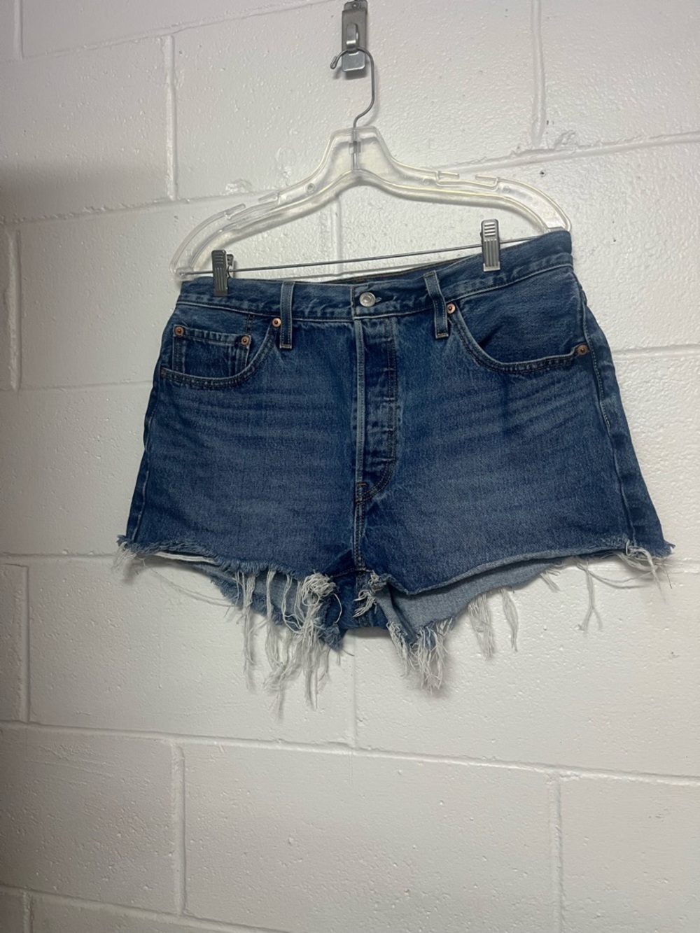 Levi 501 women’s butterfly size 32 High-Rise Frayed Hem Women’s Shorts - Blue